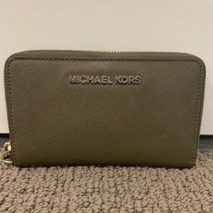 Michael Kors mini wallet
